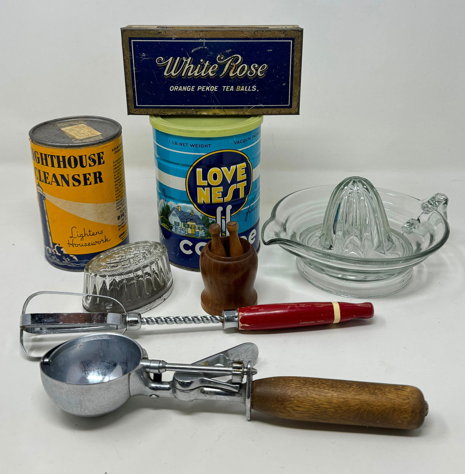 Lighthouse Cleanser Tins & Misc Kitchenware (1 of 2)