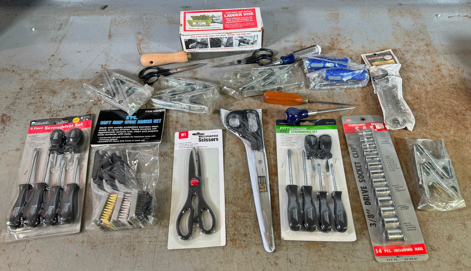 Socket Screwdriver Wrench Sets Ladder Vise (1 of 4)