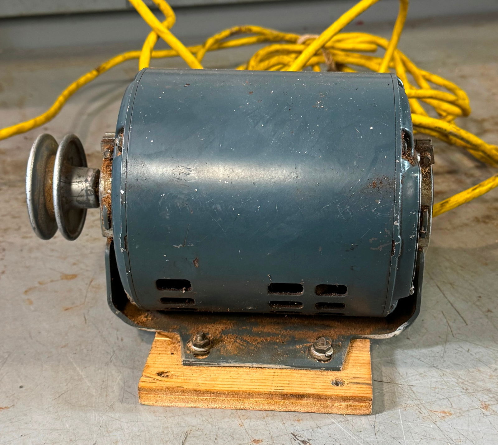 1/4hp General Electric Motor (1 of 2)