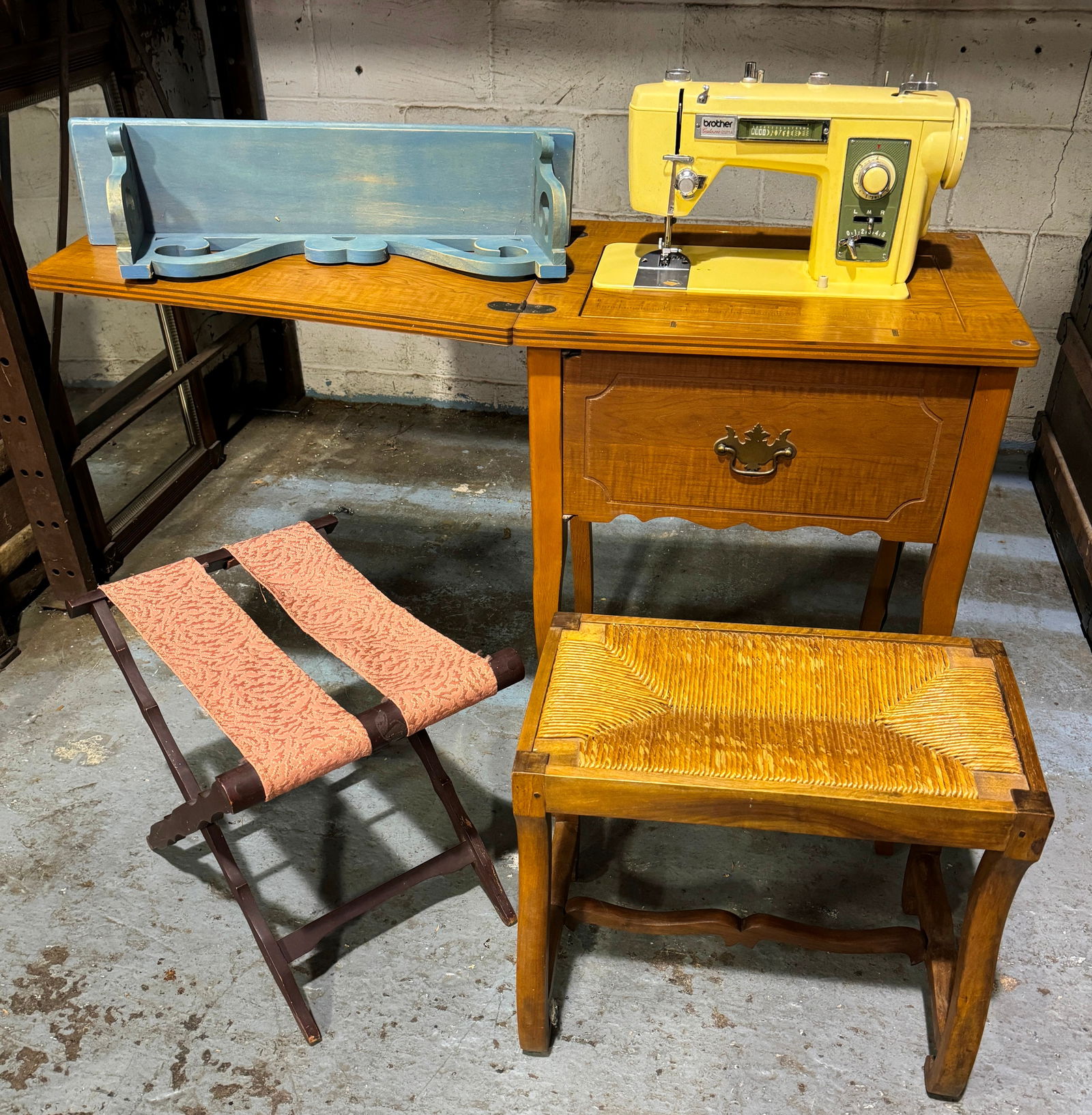 Brother Galaxie 221A Sewing Machine Rush Seat Bench (1 of 5)