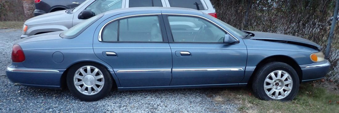 Lincoln Continental Sold For Parts (1 of 6)