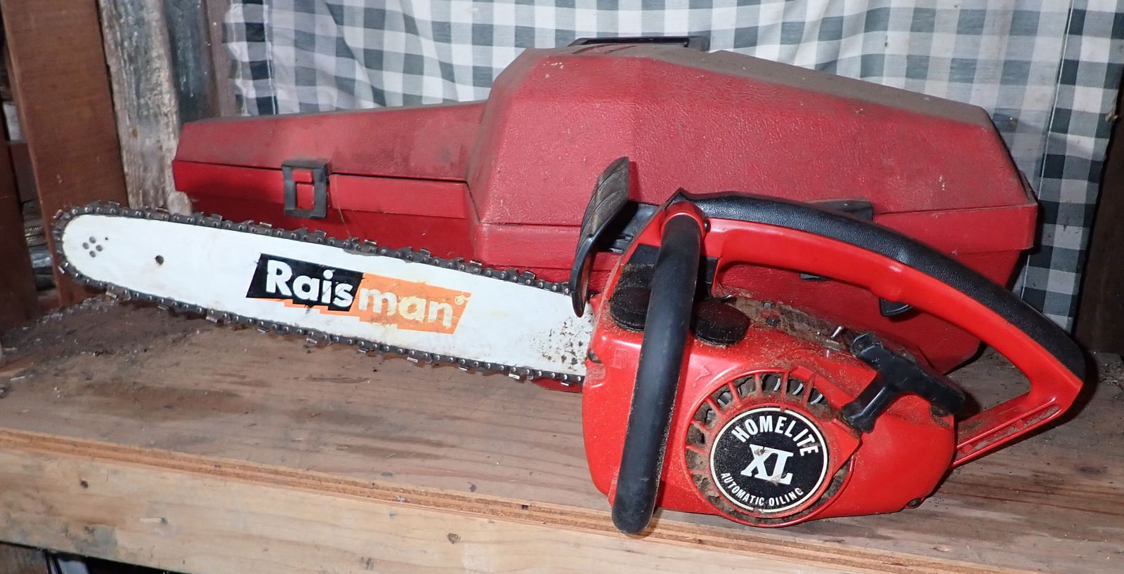 Homelite XL Chainsaw (1 of 3)