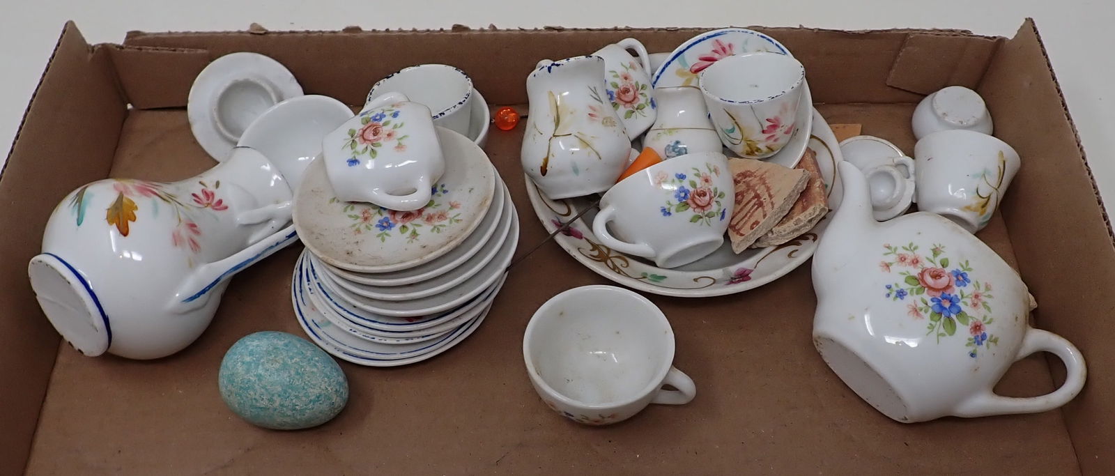 Childs Tea Set (1 of 3)