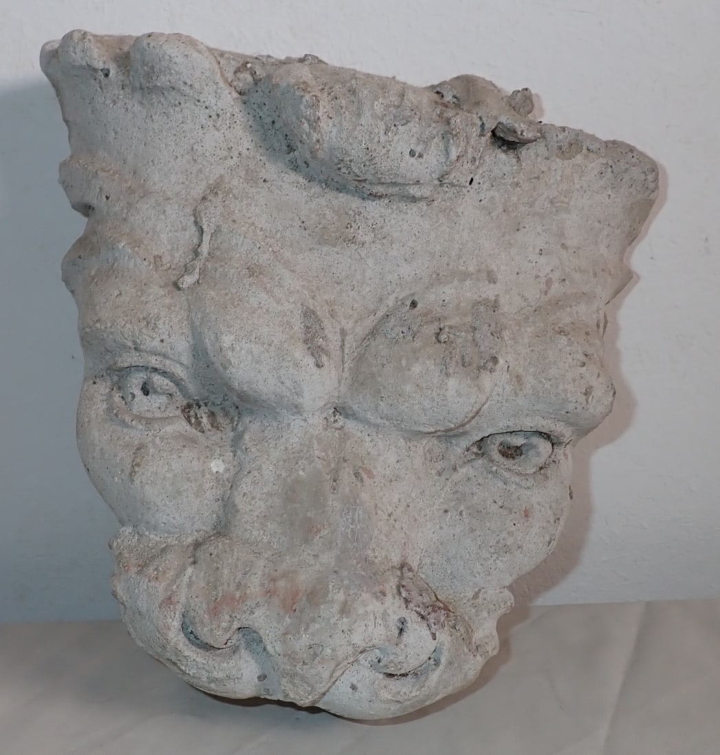 Concrete Lion Head Wall Plaque (1 of 4)