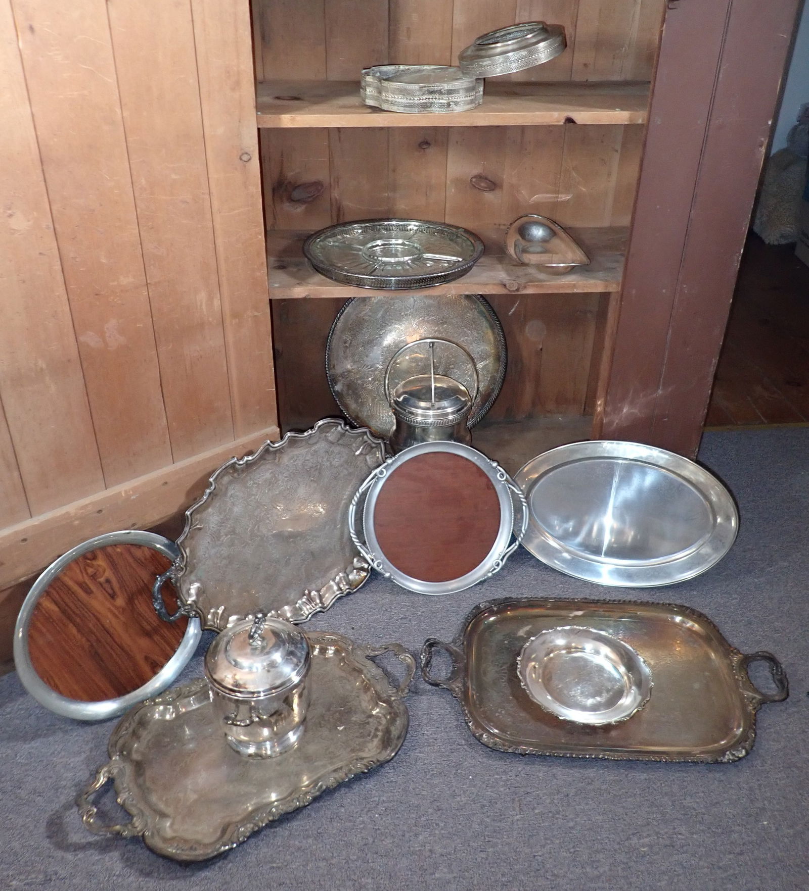 Silverplate Platters Ice Buckets & Misc (1 of 4)