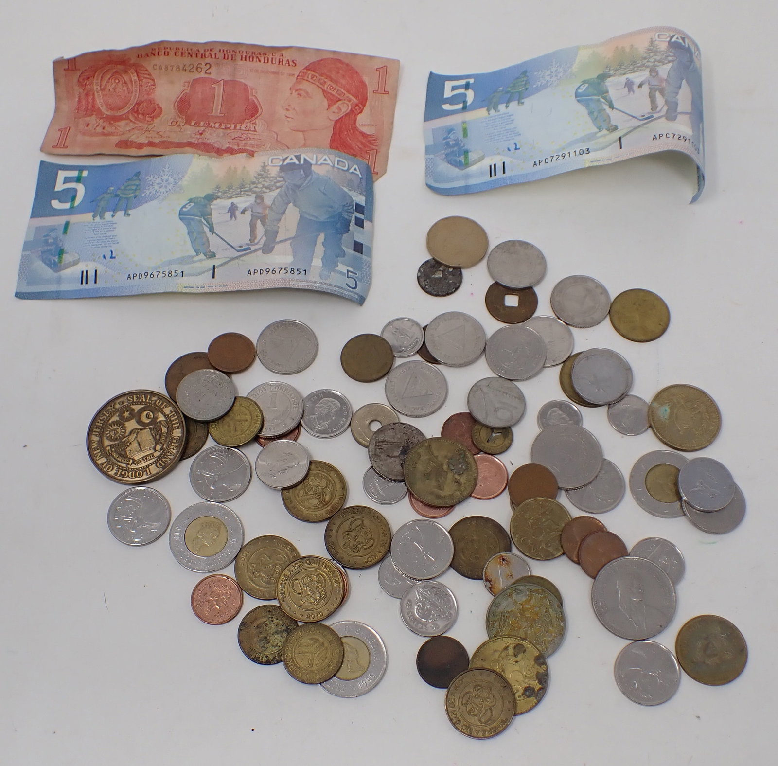 Foreign Coins & Paper Money: Getting all pictured