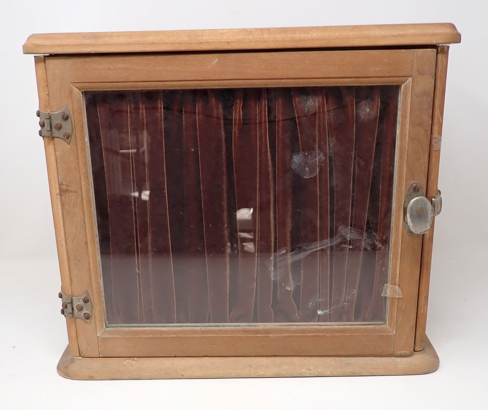 Store Counter Showcase (1 of 9)