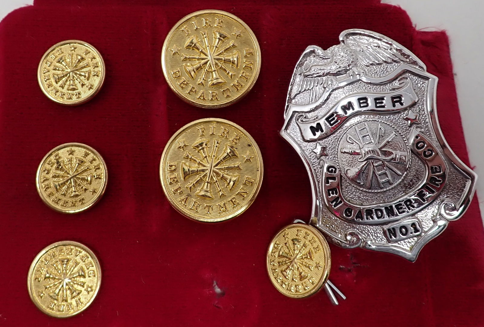Glen Gardner NJ Fire Dept Badge & Buttons (1 of 1)