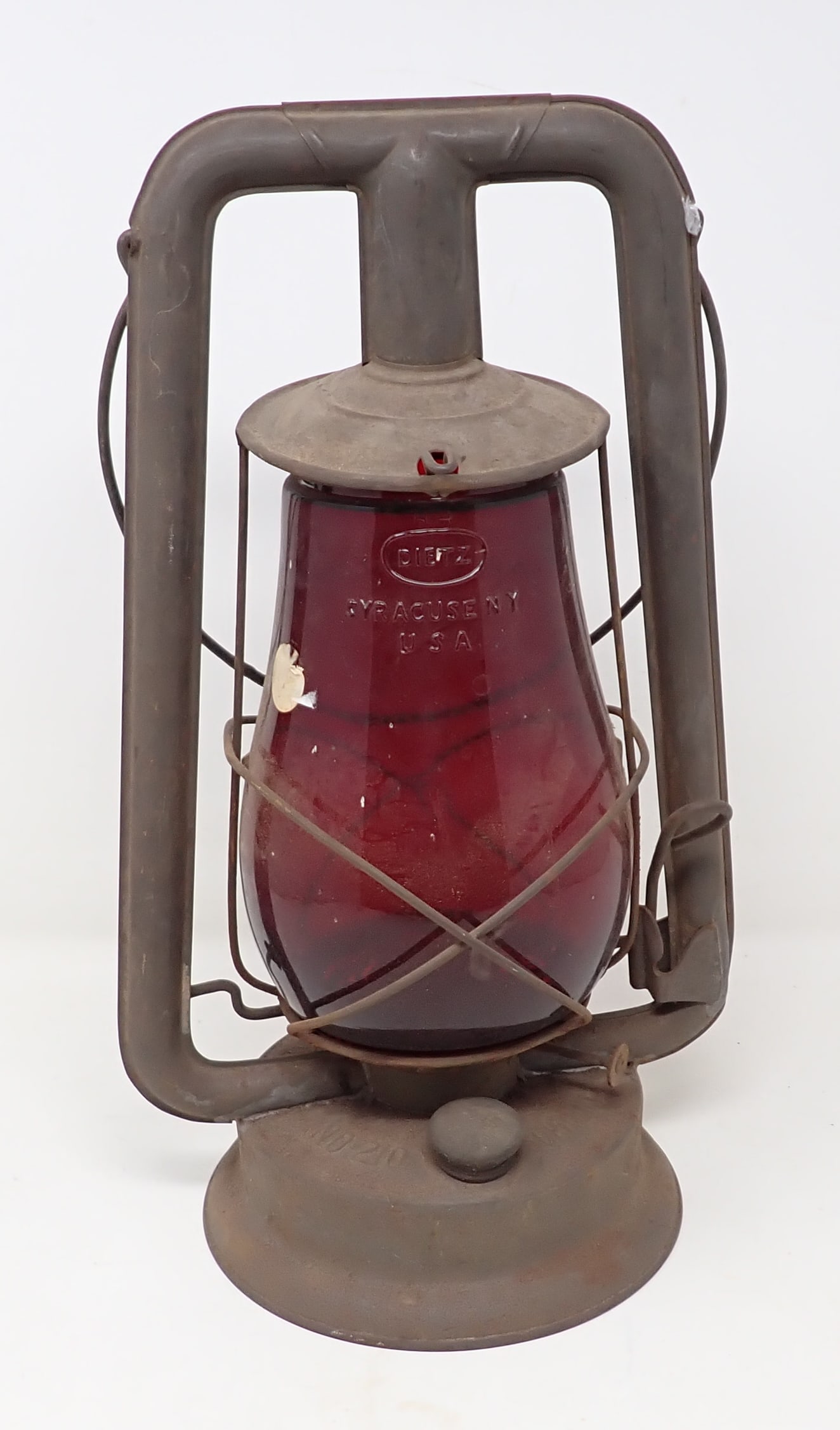 Embury No. 210 Tubular Barn Lantern (1 of 6)