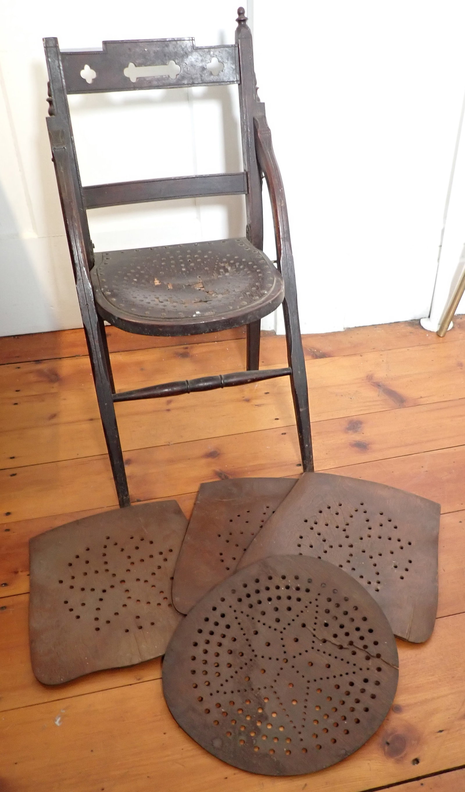 Folding Chair: No shipping