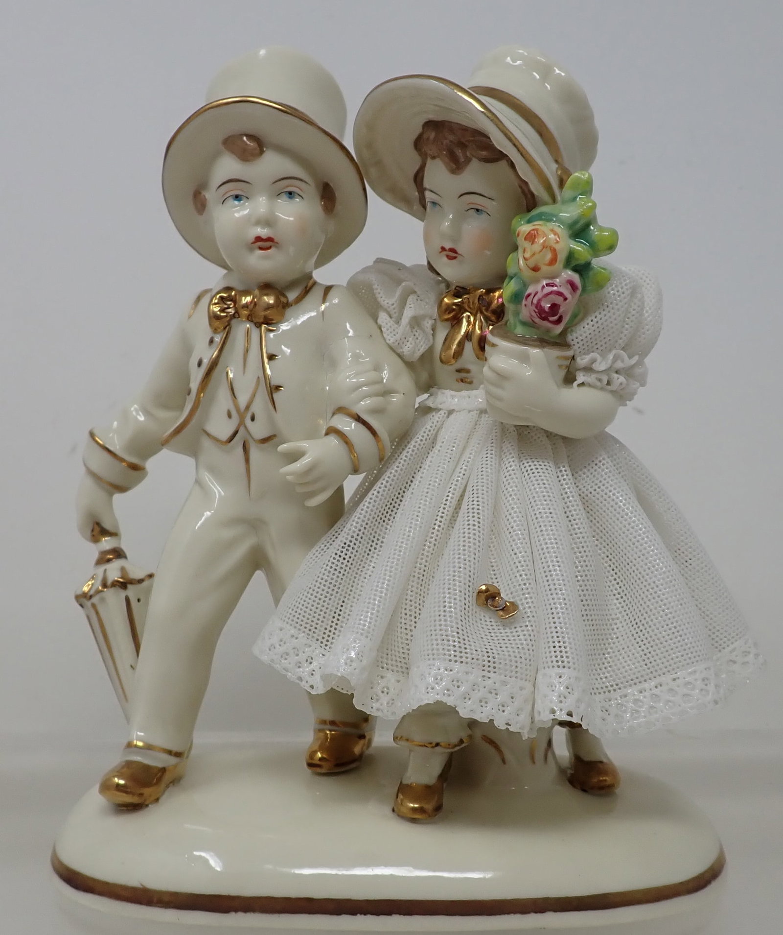 Dresden Art Lace Figurine: Approx 6 1/4" tall
