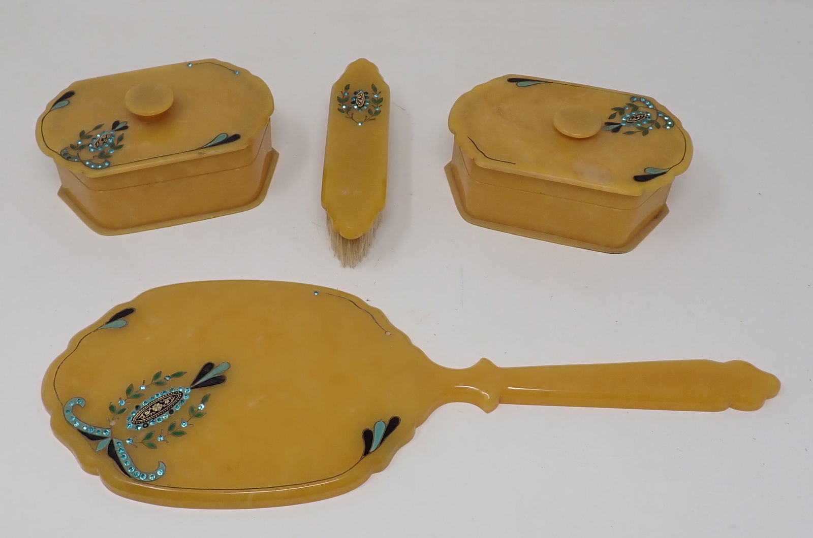 Bakelite Vanity Set (1 of 4)