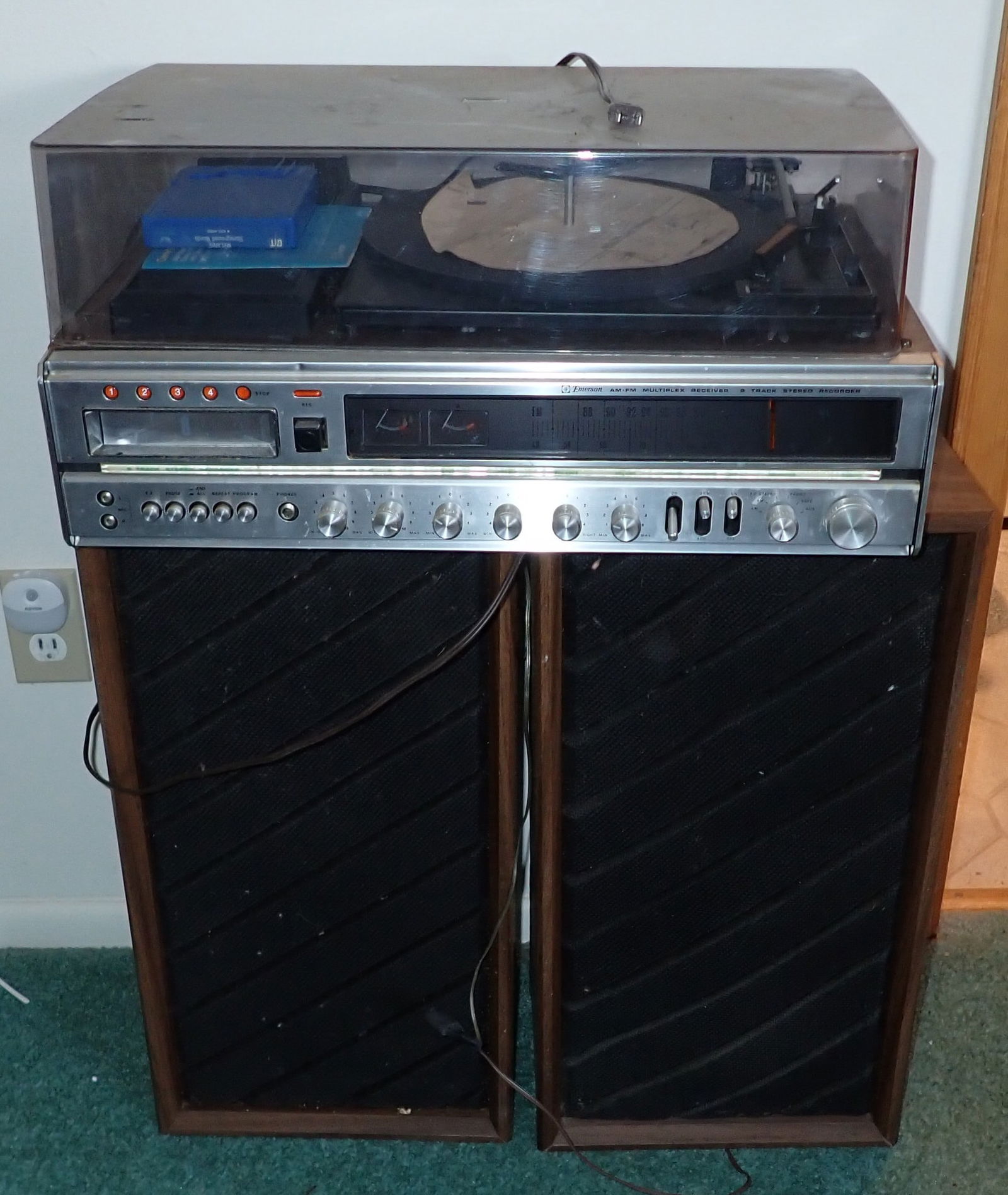 Emerson Am/Fm Receiver Turntable 8 Track Cassette (1 of 7)