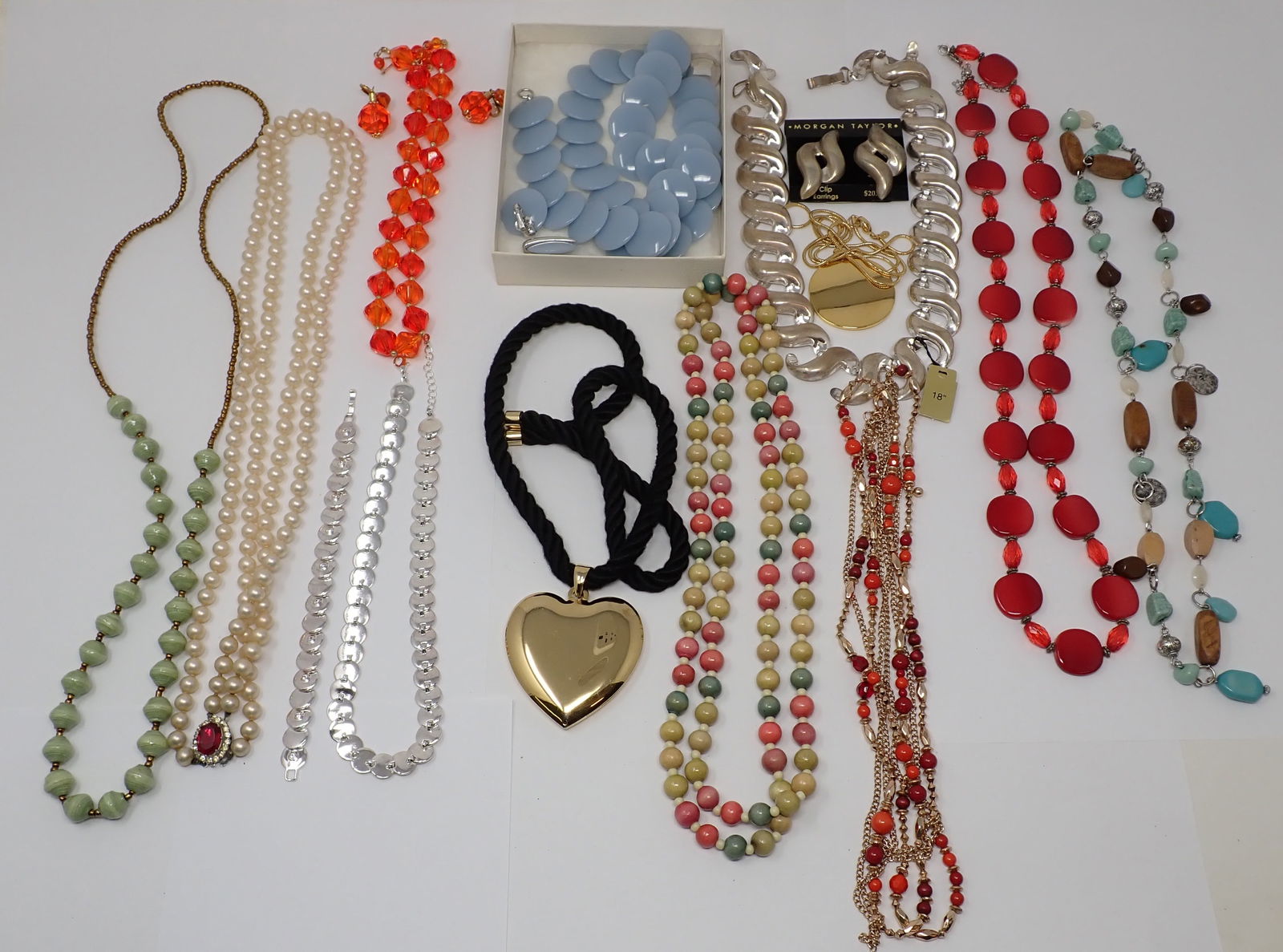 Costume Necklaces and Sets (1 of 8)