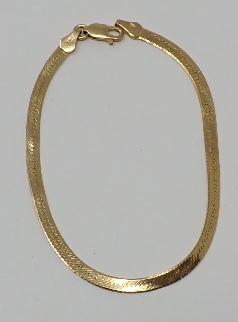 Gold Herringbone Bracelet (1 of 3)