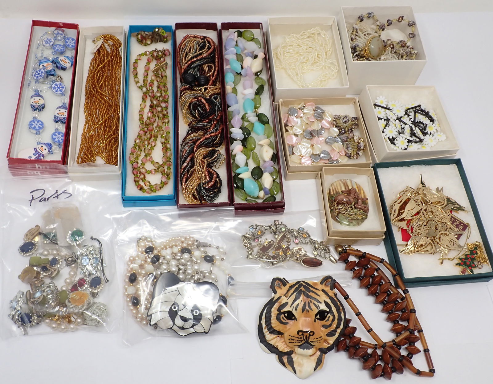 Approx. 16 Costume Necklaces & 2 Bracelets (1 of 8)