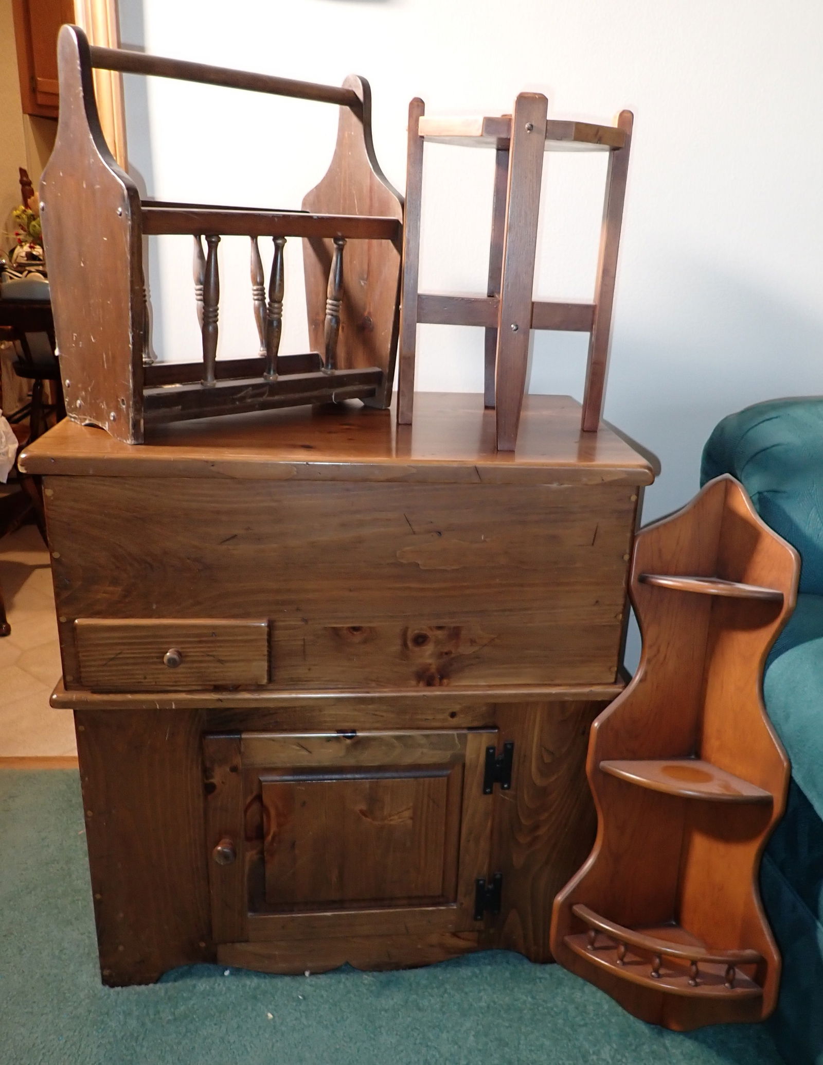 Bonnet Box Corner Shelf Plant Stand (1 of 8)