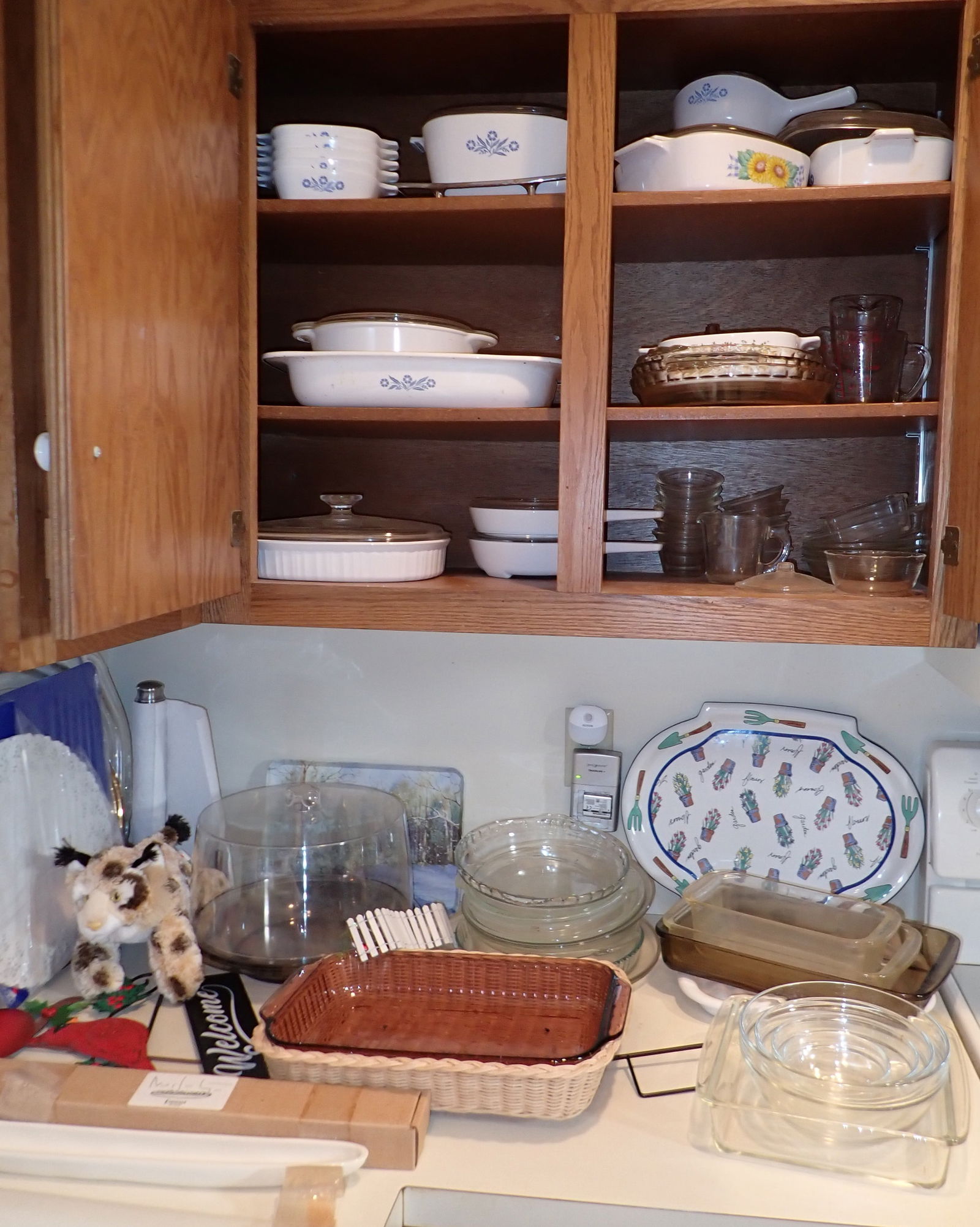 Pyrex Corning Ware Corelle & Misc (1 of 17)