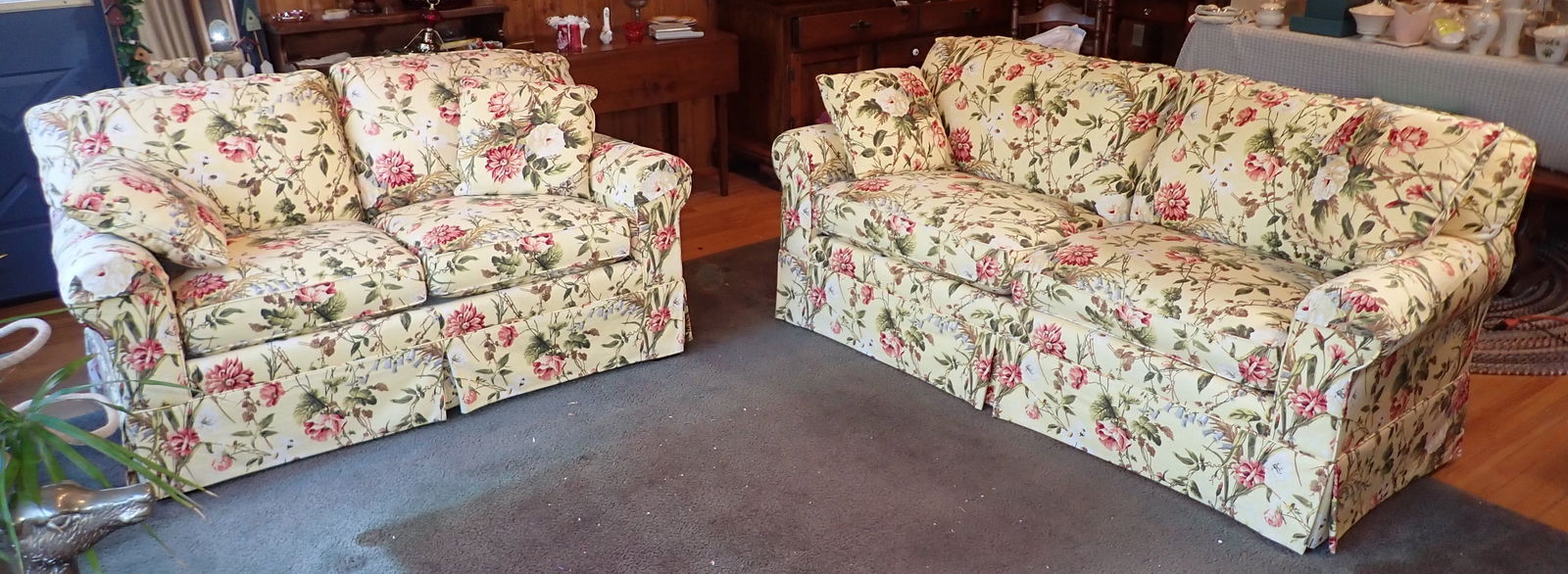 Floral Couch & Loveseat (1 of 5)