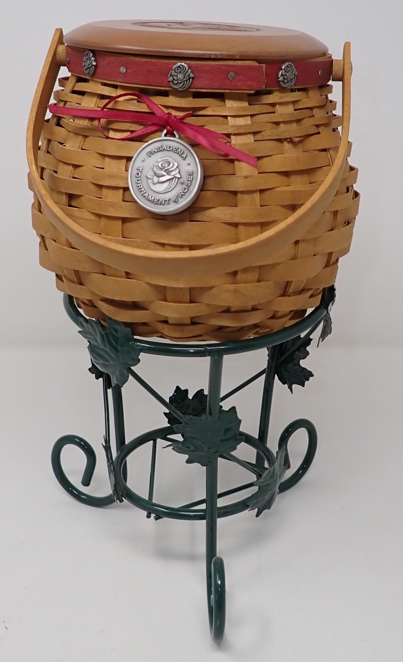 2004 Longaberger Basket: Apprx 11 1/2" tall