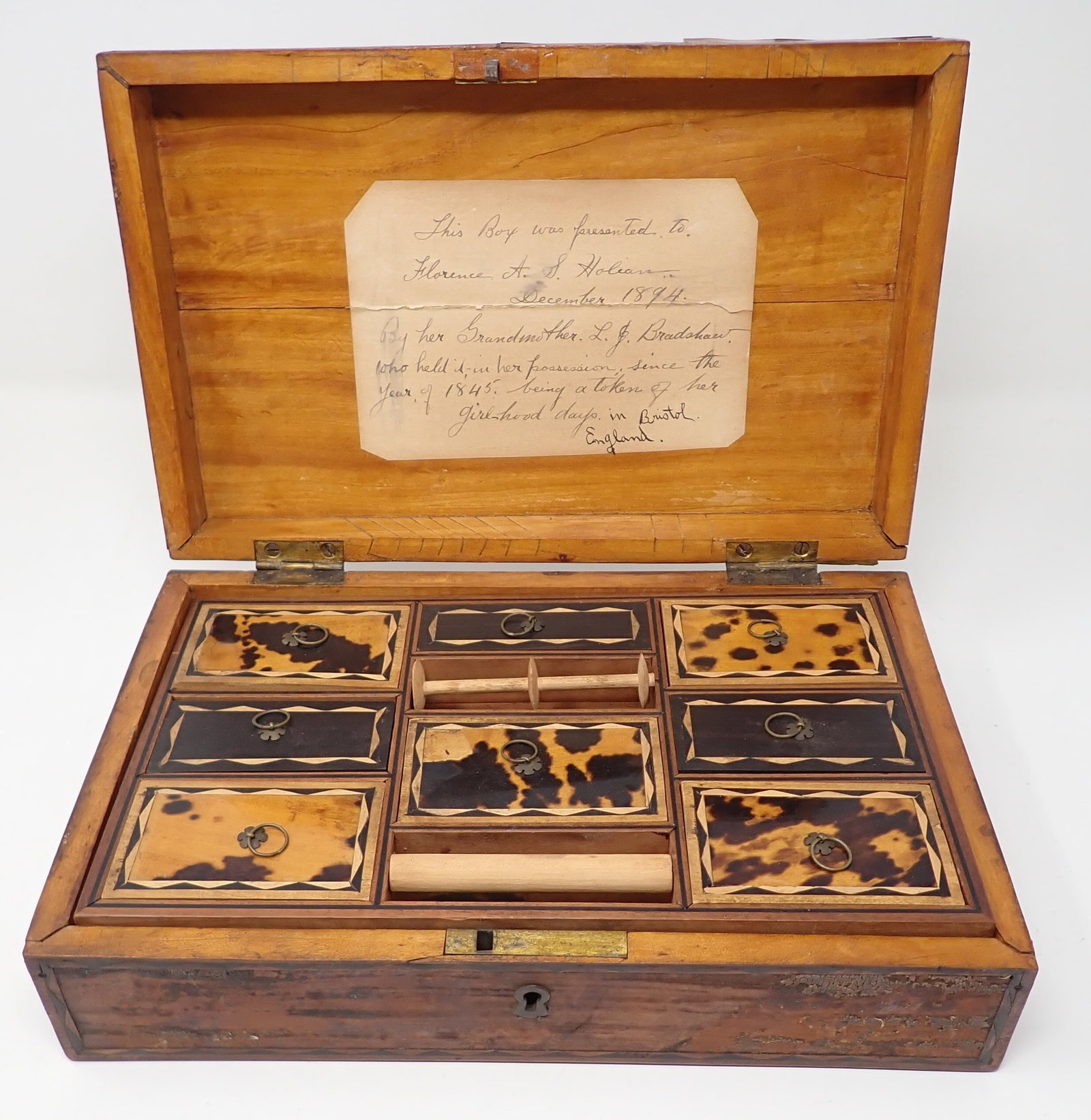 1840's English Ladies Box: Approx 7 1/8" x 11 1/4" x 3 3/8" tall