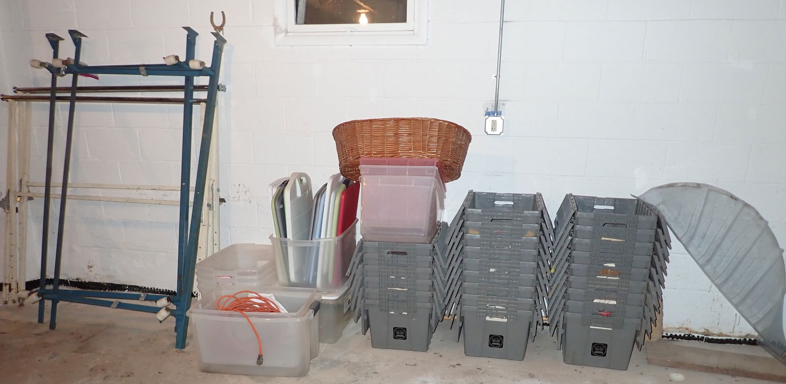 Widmann Plastic Totes & Misc (1 of 6)