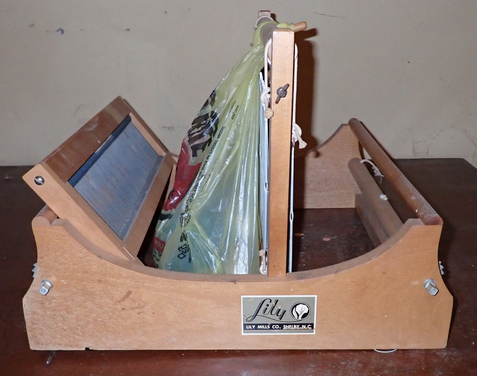 Lily Mills Artcraft Weaver Loom Machine (1 of 5)