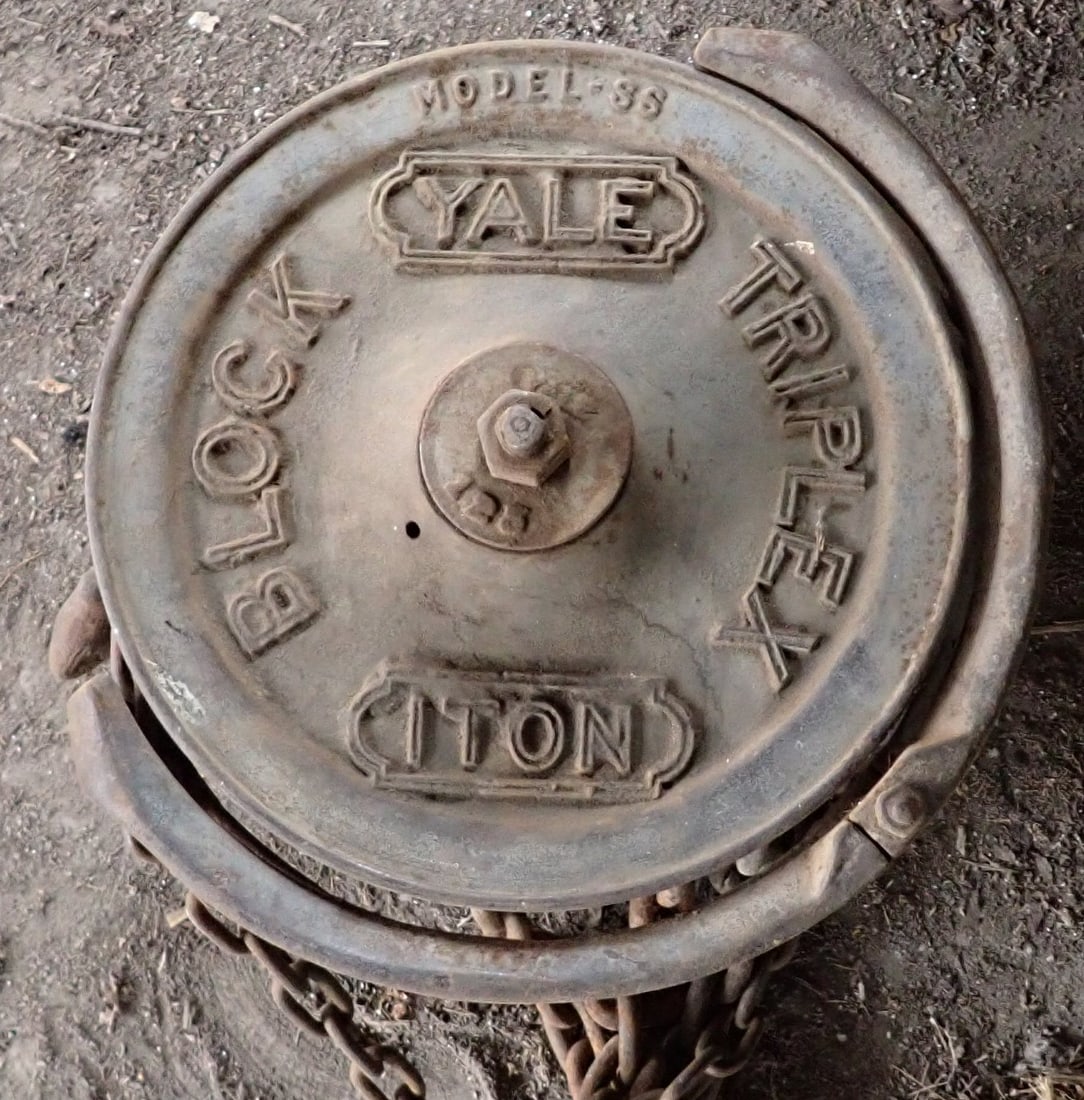 Yale Model SS Triplex Block Chain Hoist (1 of 4)