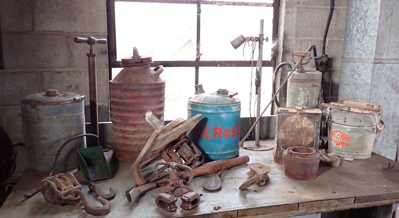 Steampunk Table Lamp Bike Pump Fuel Cans Misc (1 of 11)