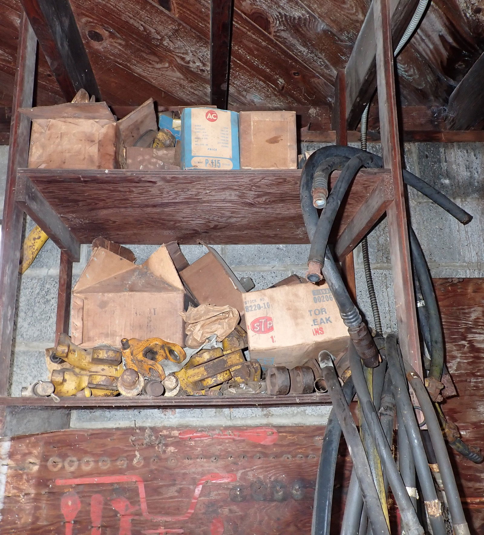 International Tractor & Misc Parts (1 of 3)