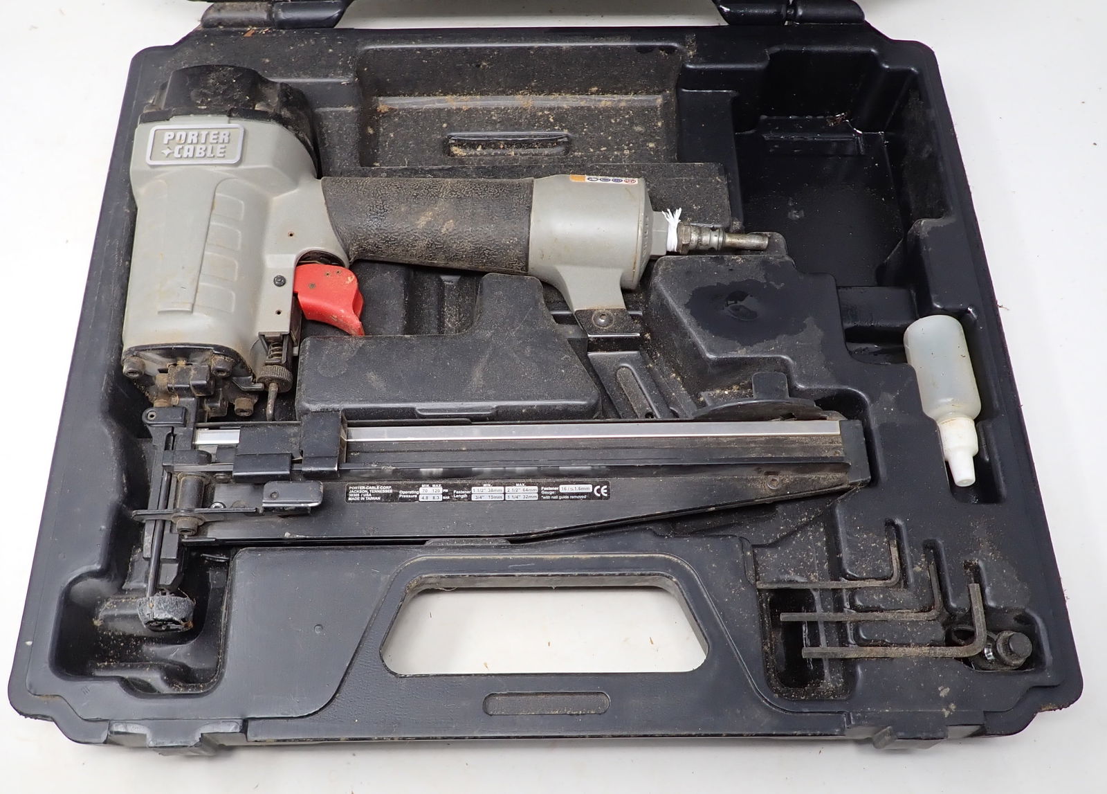 Porter Cable Finish Nailer (1 of 3)