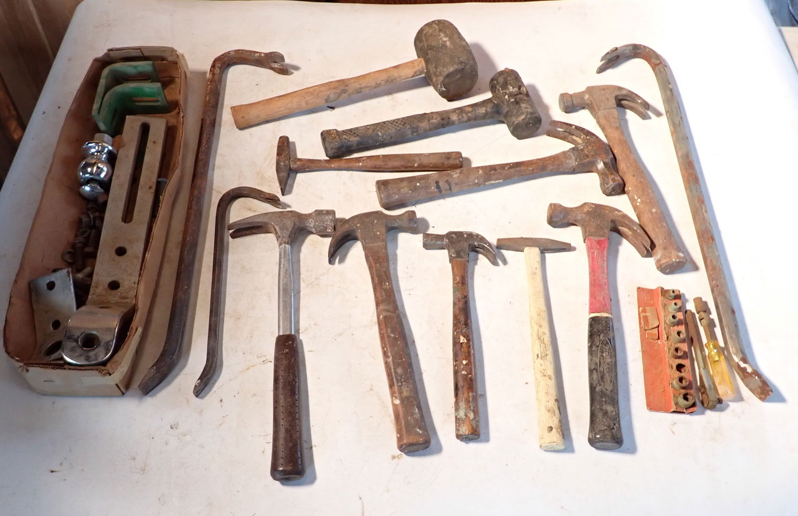 Hammers Truck Hitch Pry Bars (1 of 5)