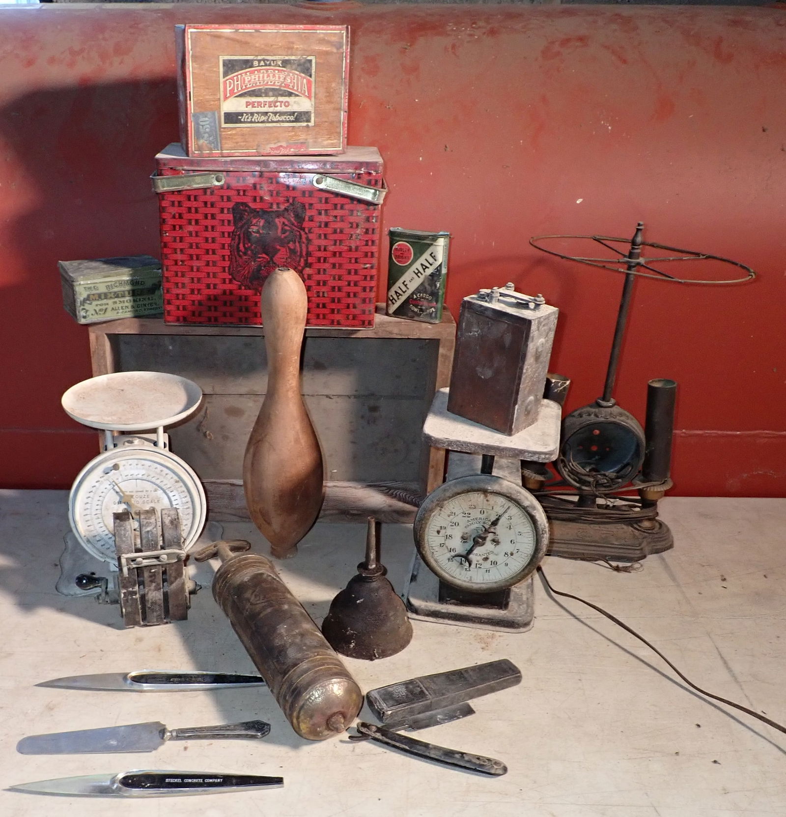 Tiger Chewing Tobacco Tin Scales & Misc (1 of 11)