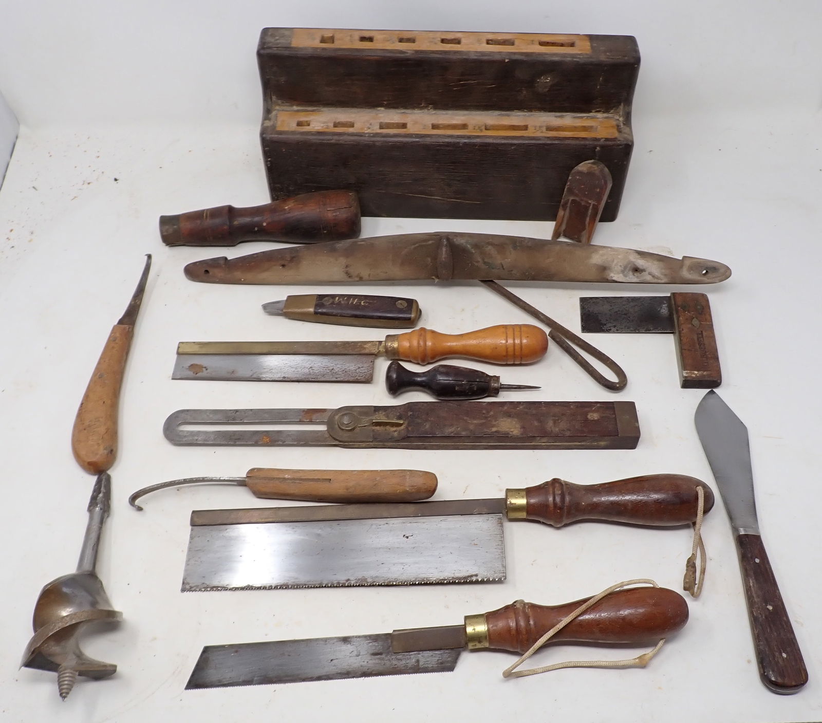 Antique Carpenter Tools (1 of 7)