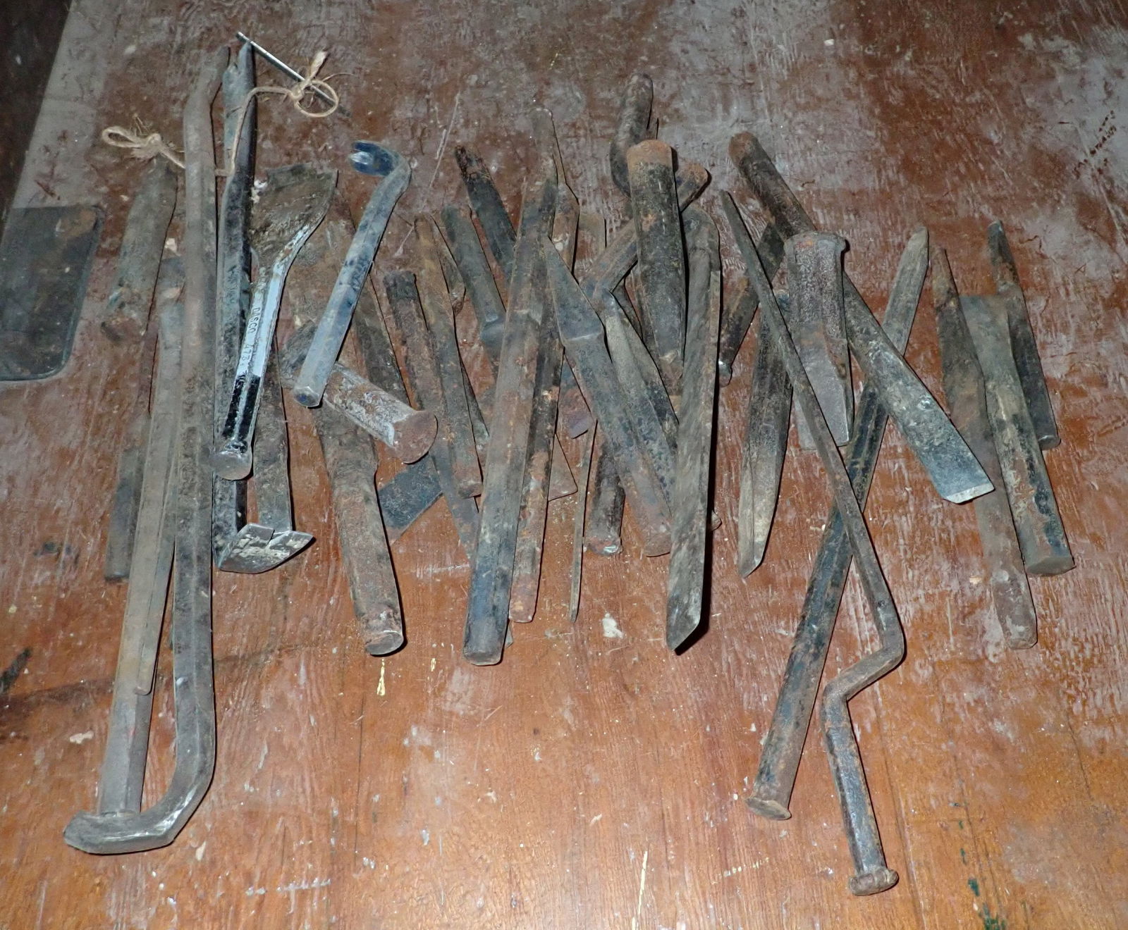 Chisels Pry Bars & Misc (1 of 5)