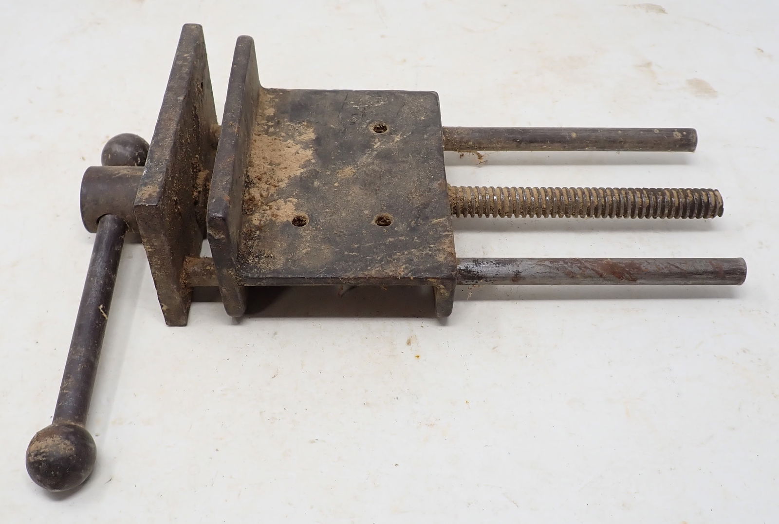 Woodworkers Bench Vise (1 of 3)
