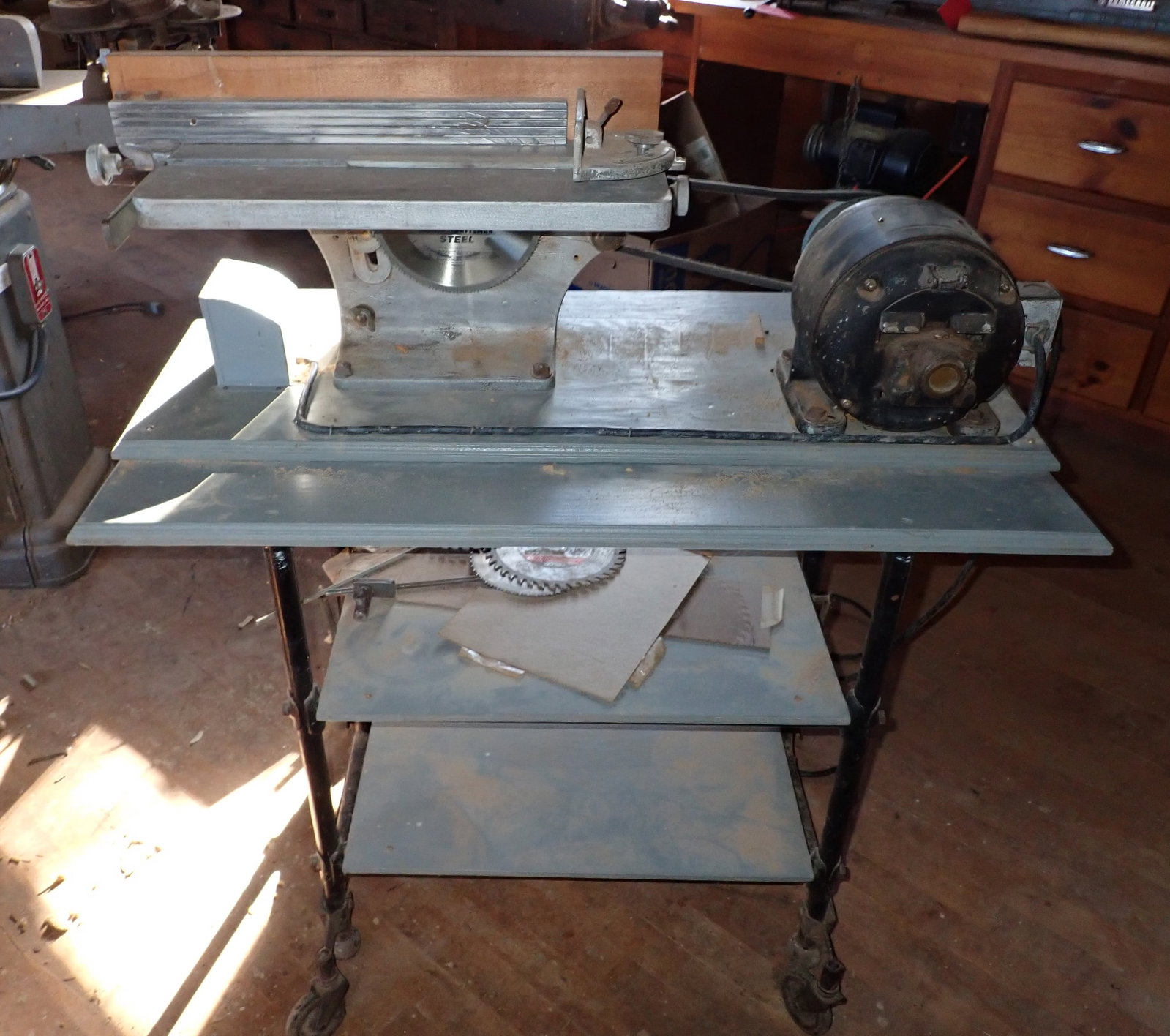 Table Saw w/ Peerless Motor: No shipping ! Bring help to load