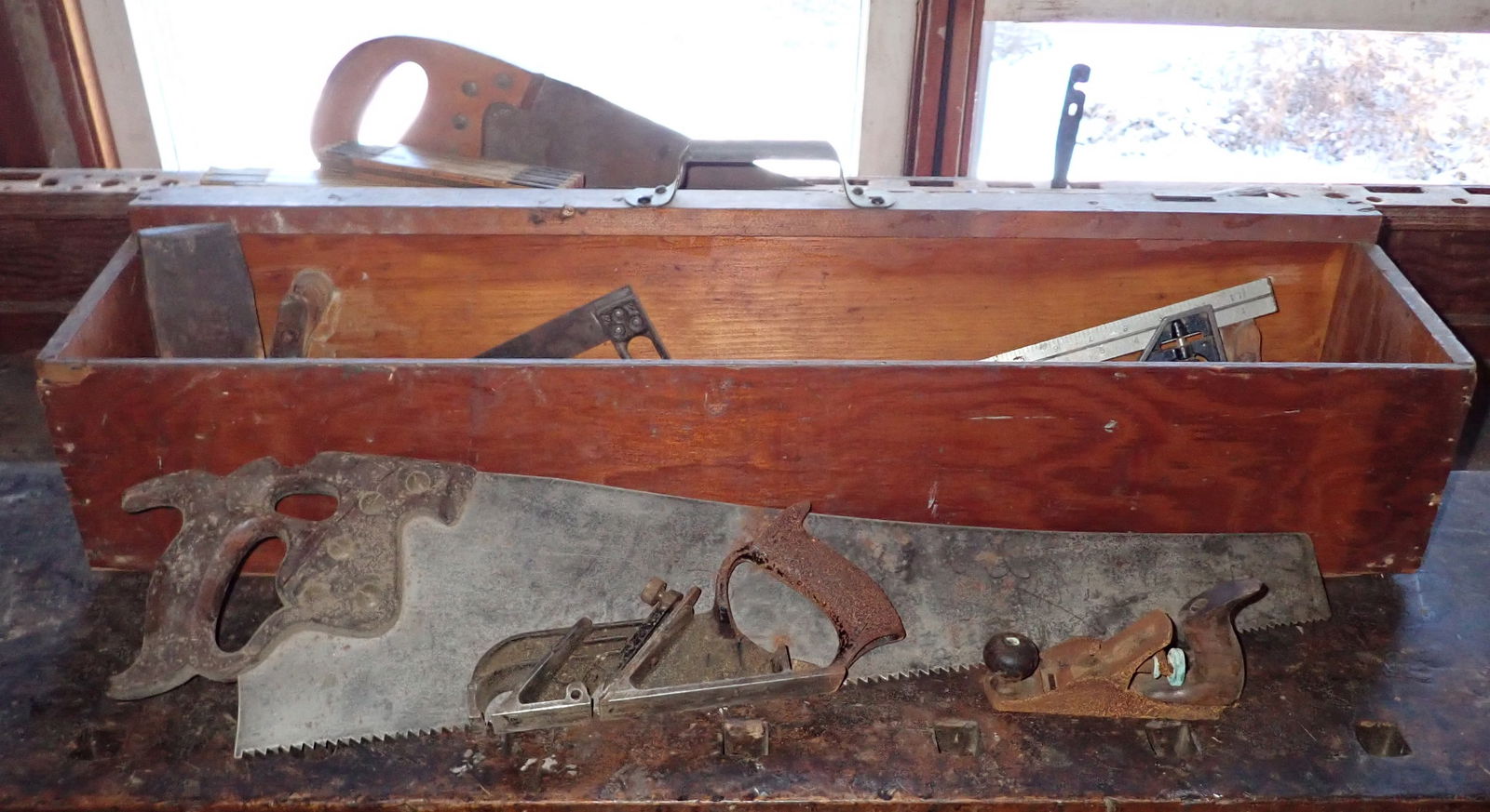 Tool Tote w/ Planes Wooden Rules Squares Hammers (1 of 10)