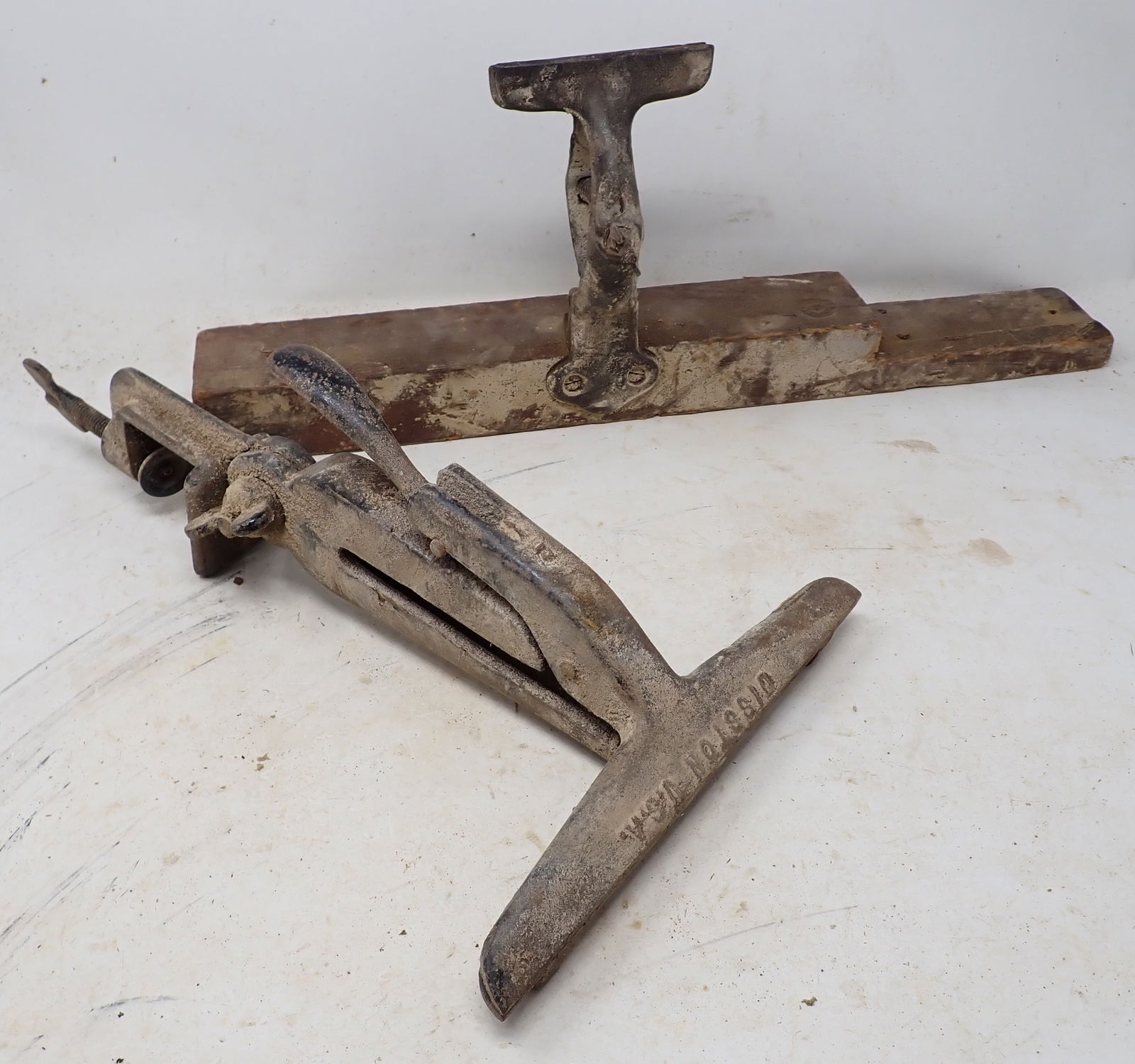 Saw Vises incl Disston (1 of 4)