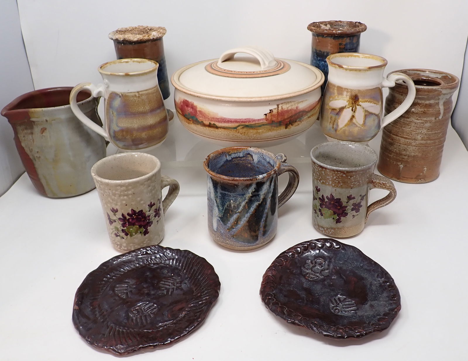 Lot of Misc Pottery (1 of 8)