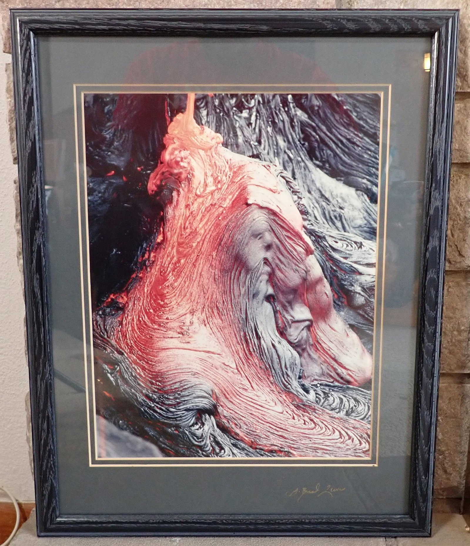 Brad Lewis Signed Lava Masquerade Volcano Photo: Approx 15 1/2" x 19 1/2". If shipping is needed, contact our local UPS Store (5528) , BEFORE bidding. Their number is (908)213-6838 and select option 5 at the prompt.