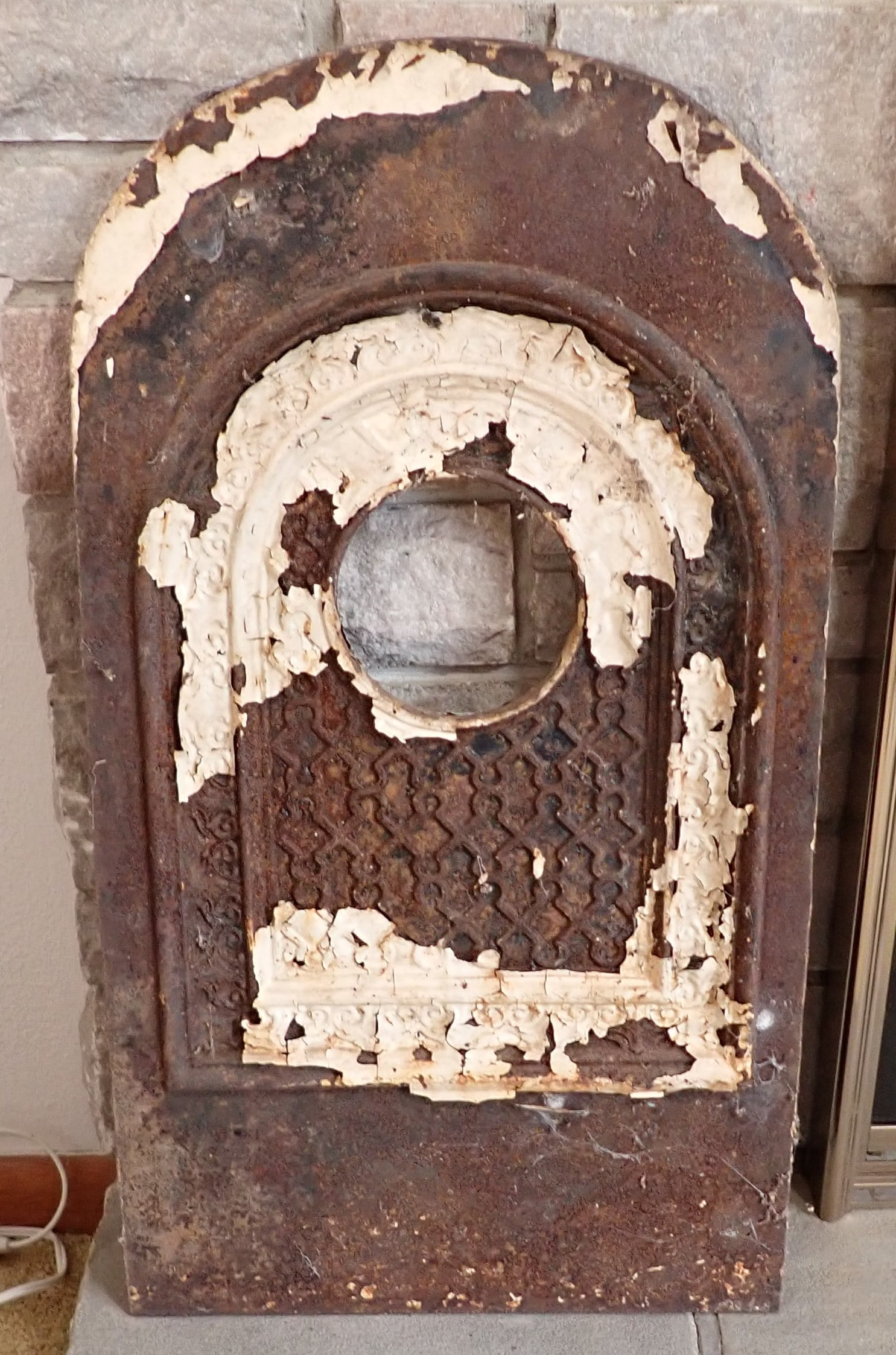 Cast Iron Stove Plate: Approx 15"x 27". Hole diameter is approx 5" in diameter. NO SHIPPING