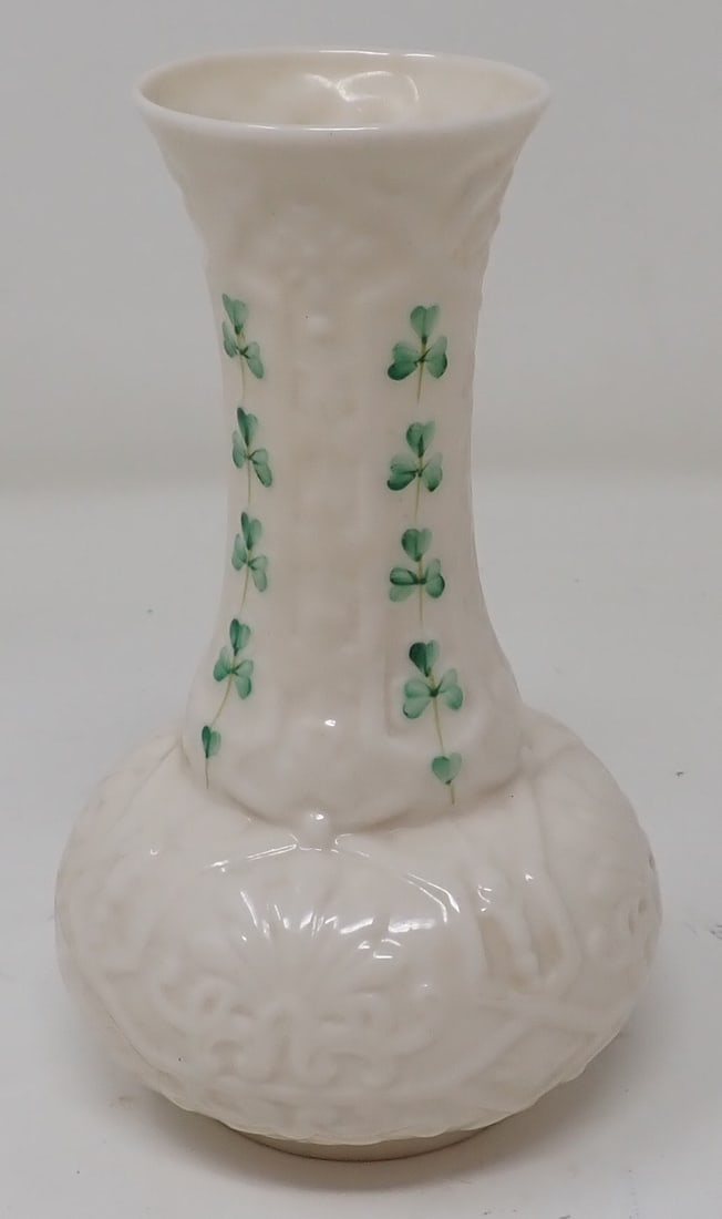 Belleek Vase: Apprx 5 1/4" tall
