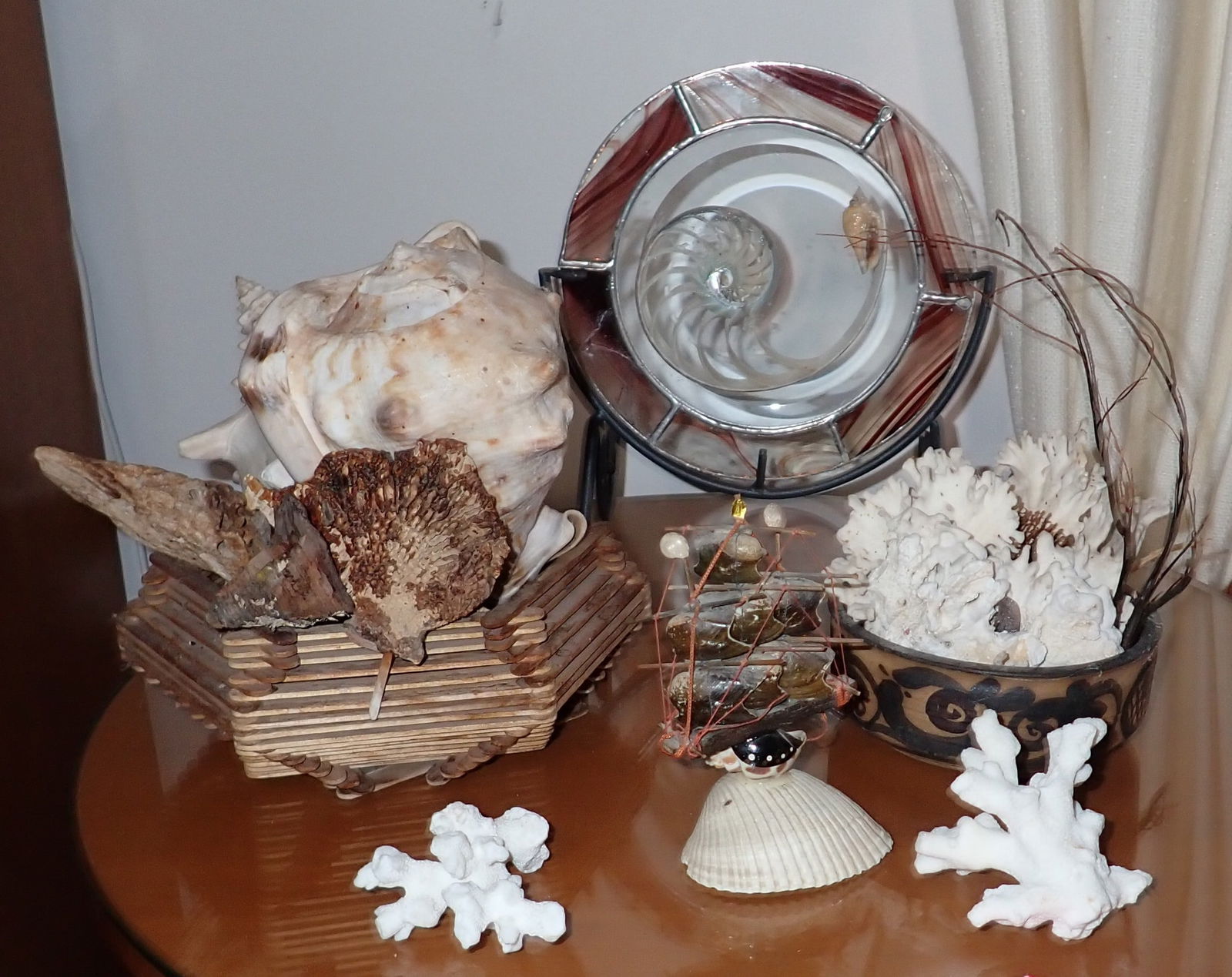 Seashells Coral Conch Shells Pottery Bowl (1 of 7)