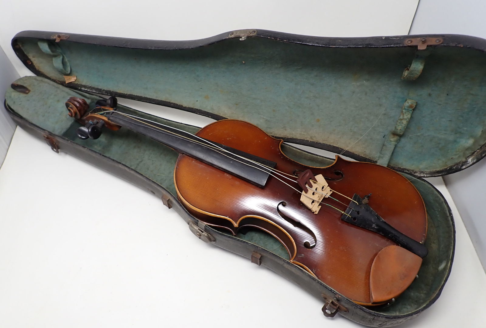 E. Martin Sachsen German Violin Amati Copy (1 of 20)