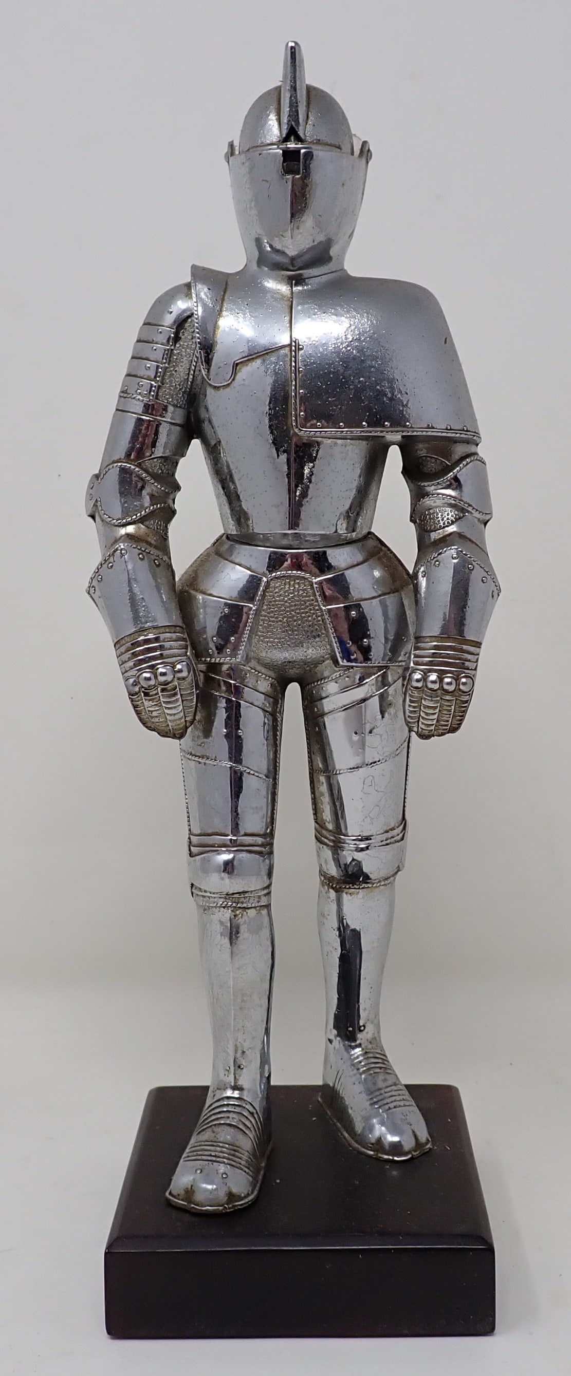 Suit of Armor Lighter: Approx 9 3/4" tall.