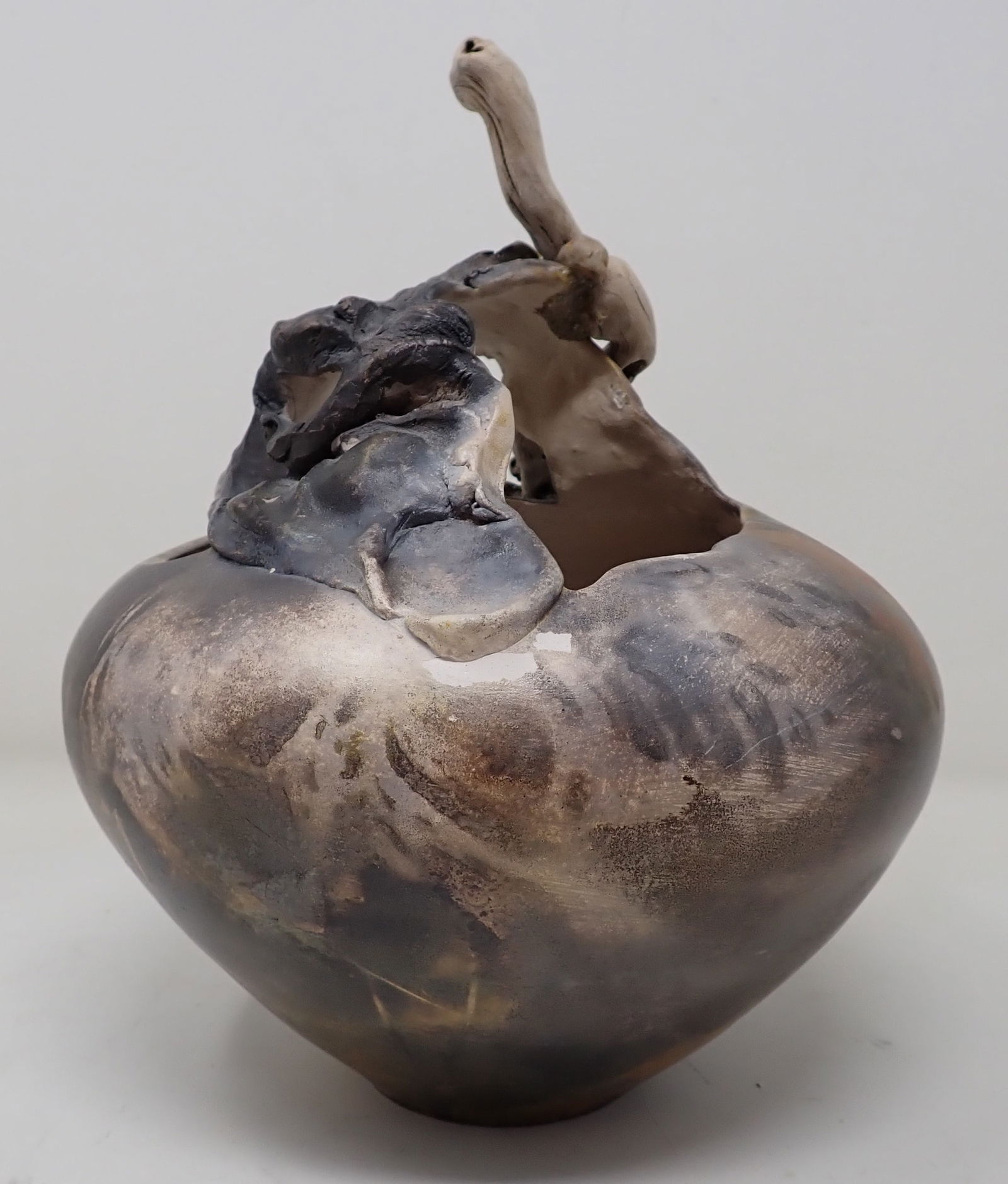 Sue Hara Pottery Vase: Approx 6 1/2" in diameter and 9" tall.