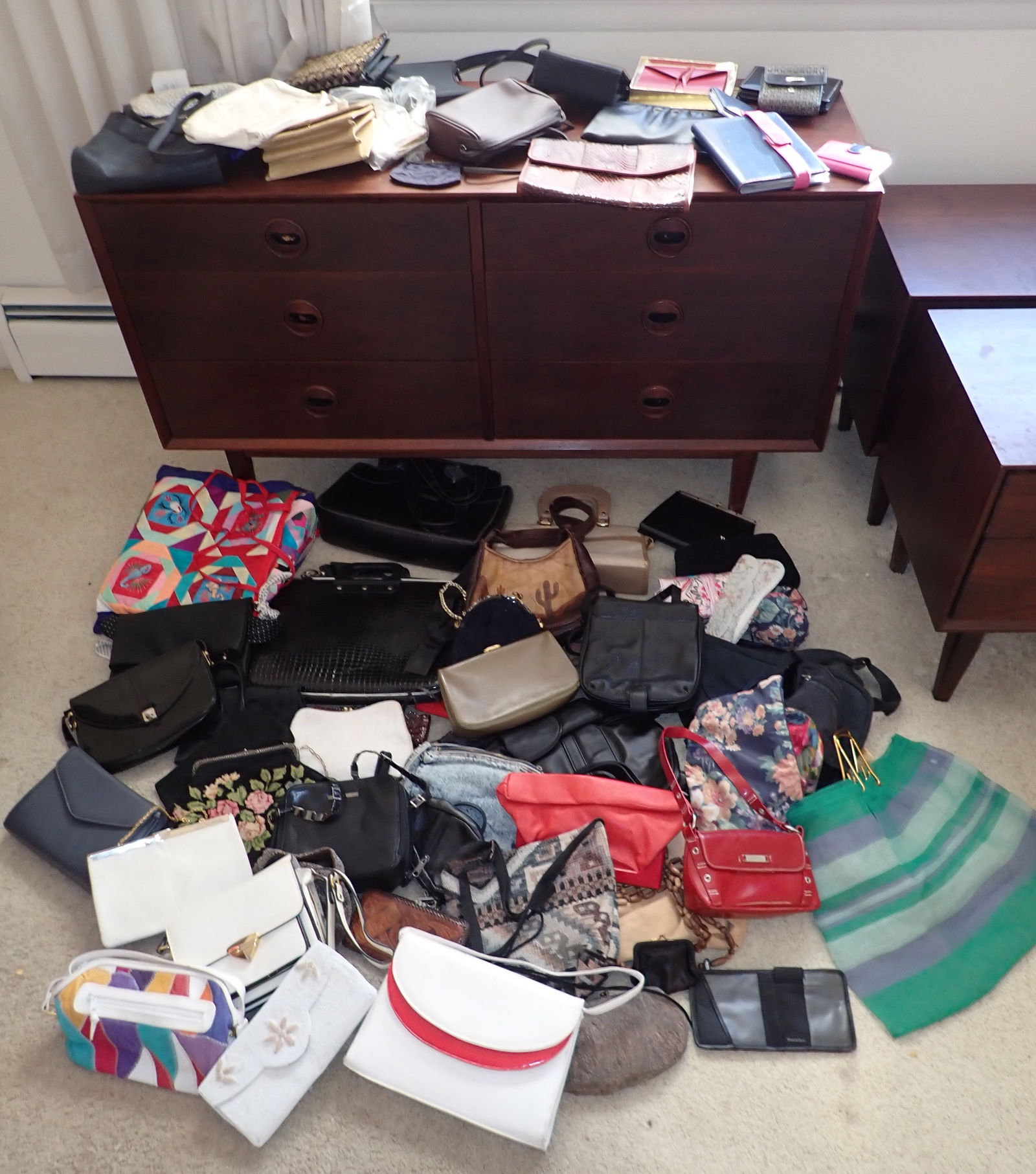 Purses Bags Wallets & Misc (1 of 10)