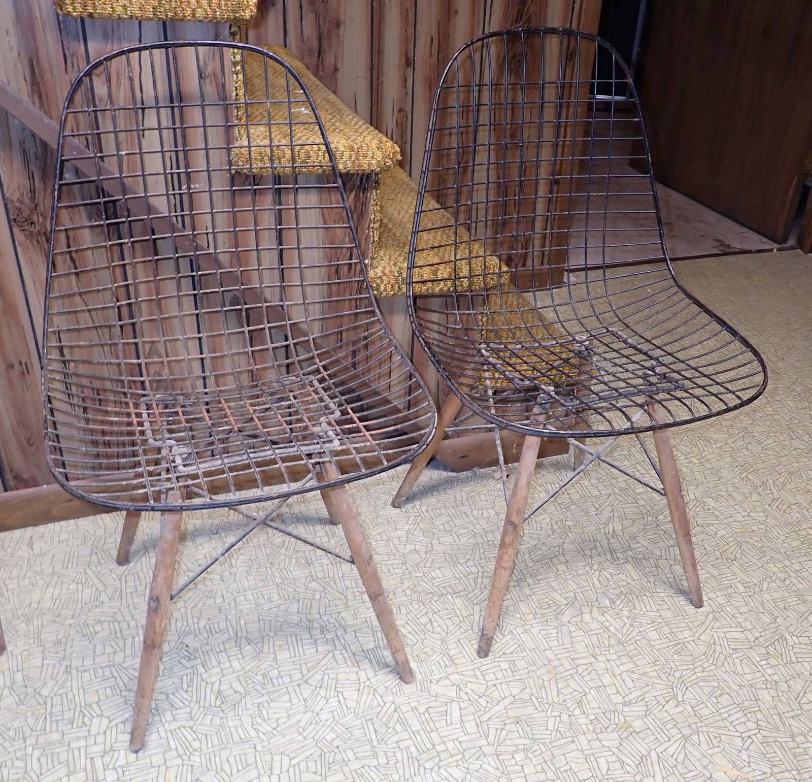 Pair of Mid Century Modern Knoll Style (1 of 5)