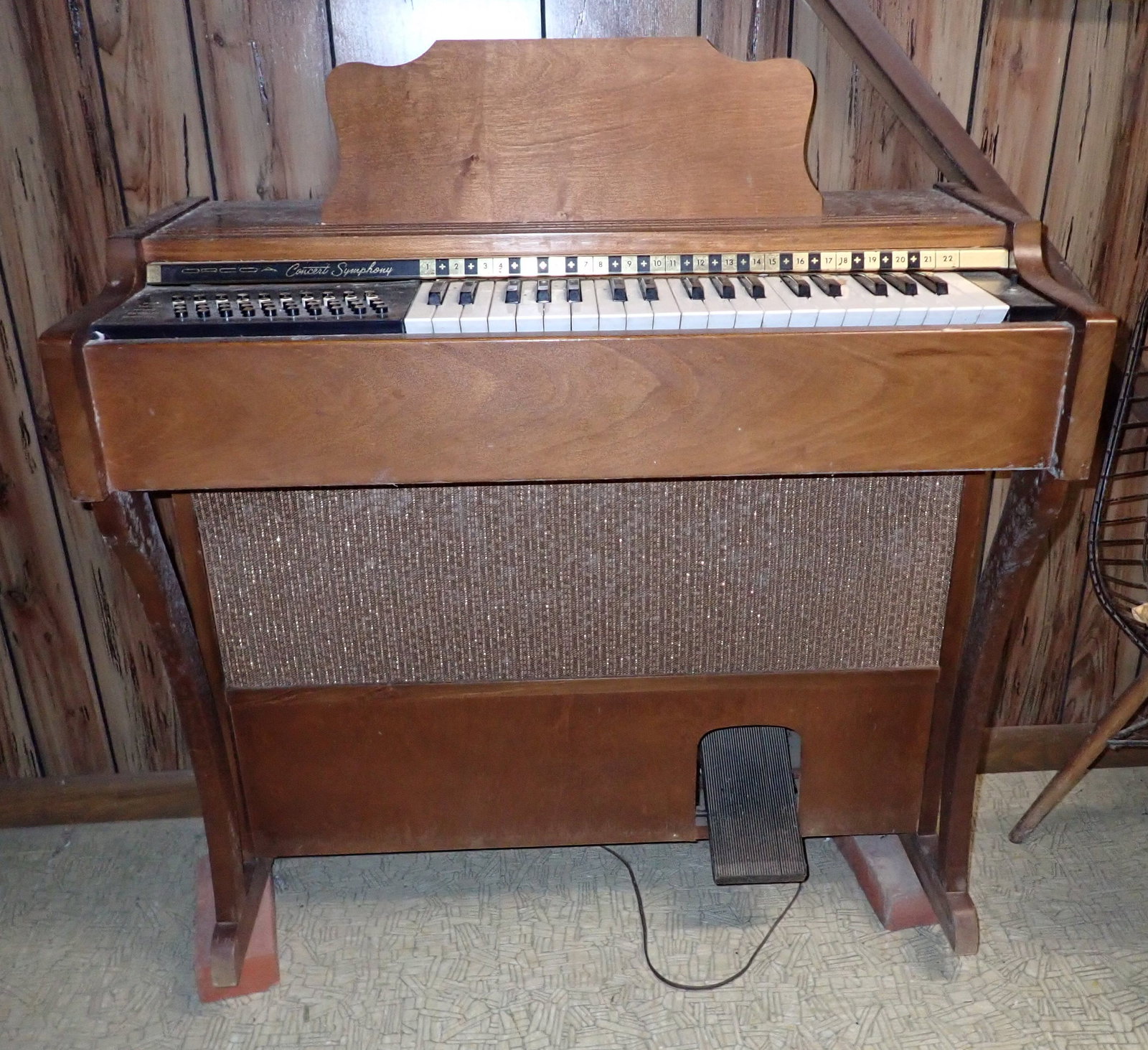 Orcoa Concert Symphony Organ: Buyer to bring proper help to remove from the basement. NO SHIPPING